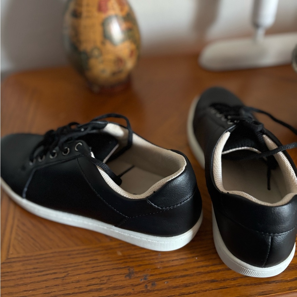 Trotters Black Sneakers with White Accents